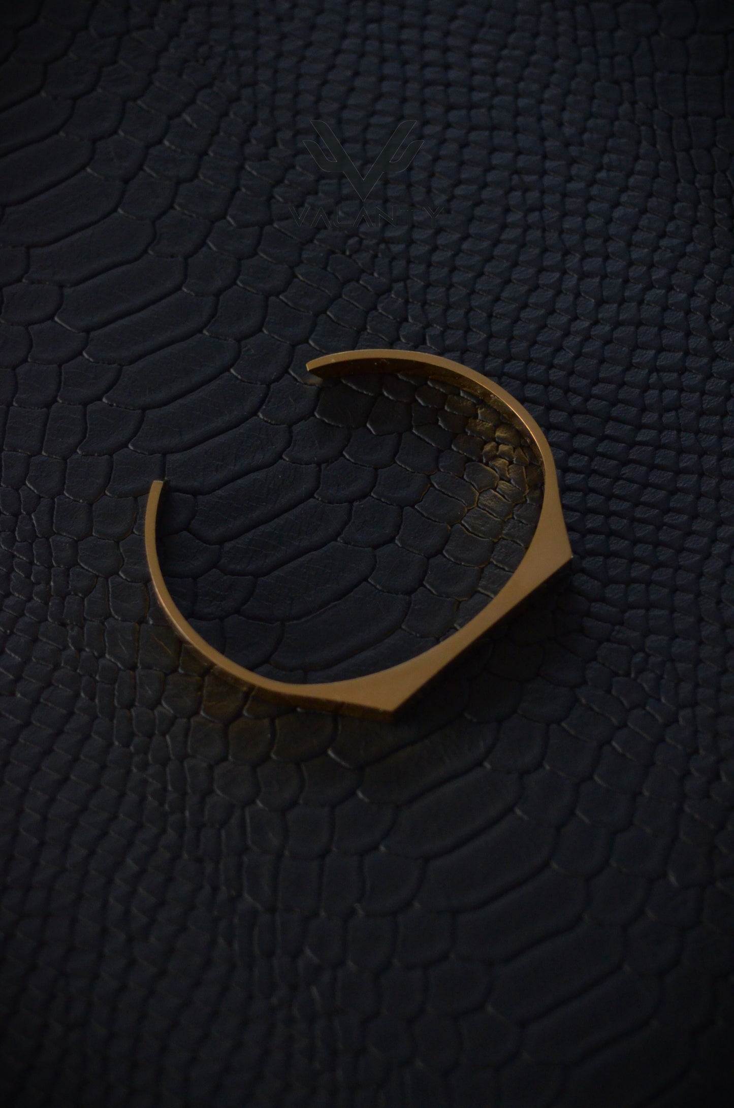 Unisize Hex Cuff