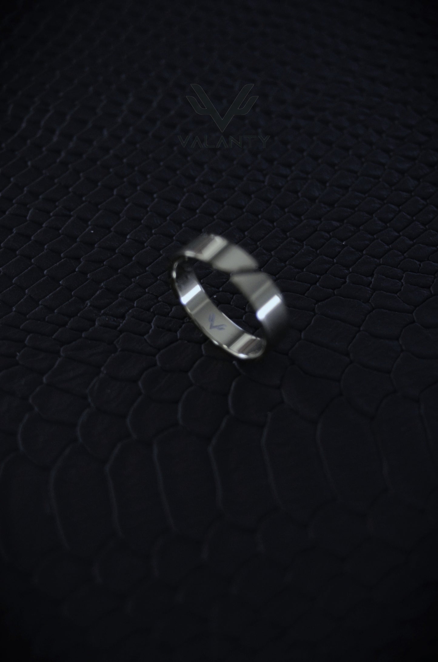 Minimalist Unisize Ring