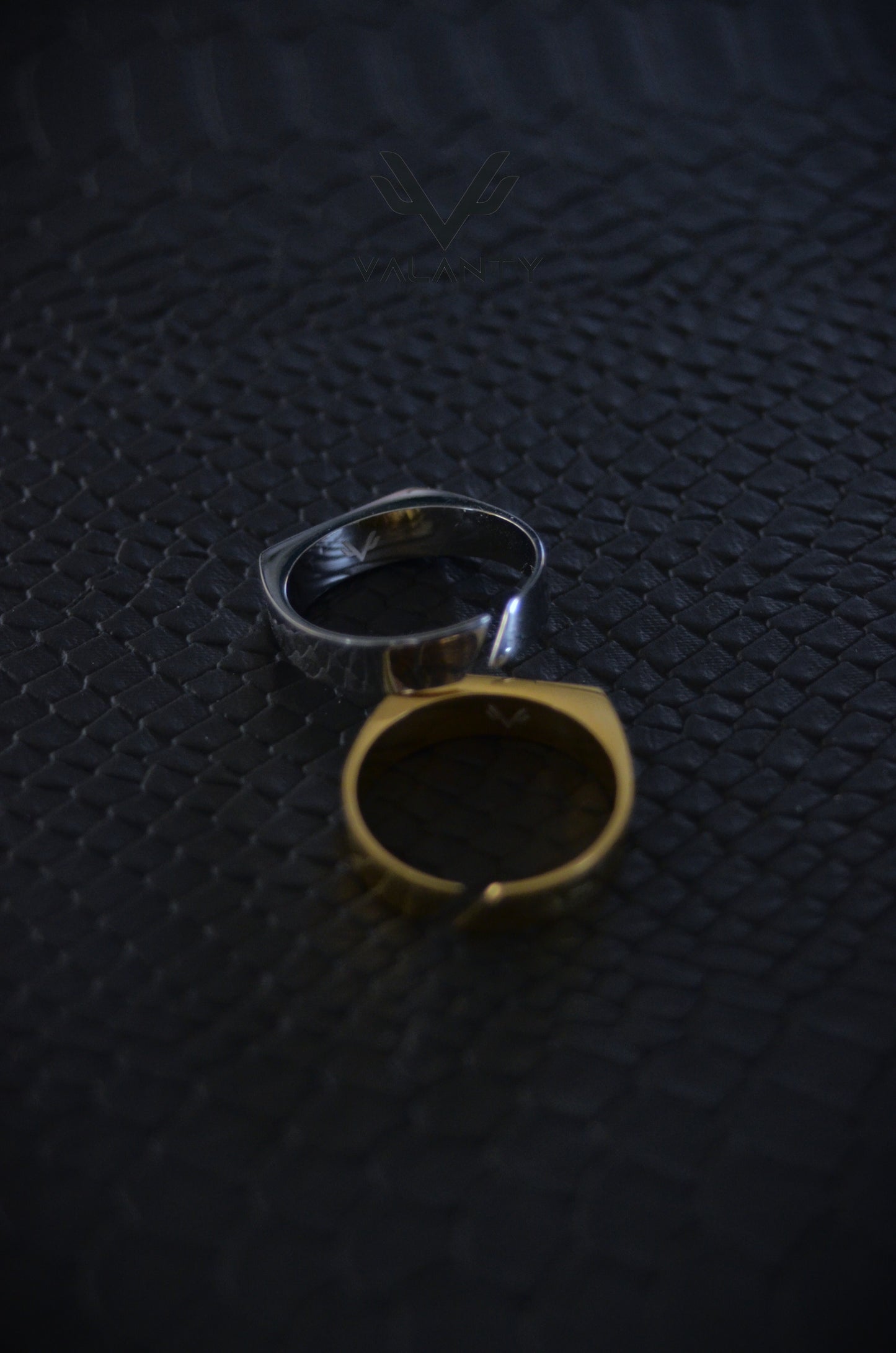 Minimalist Unisize Modern Ring