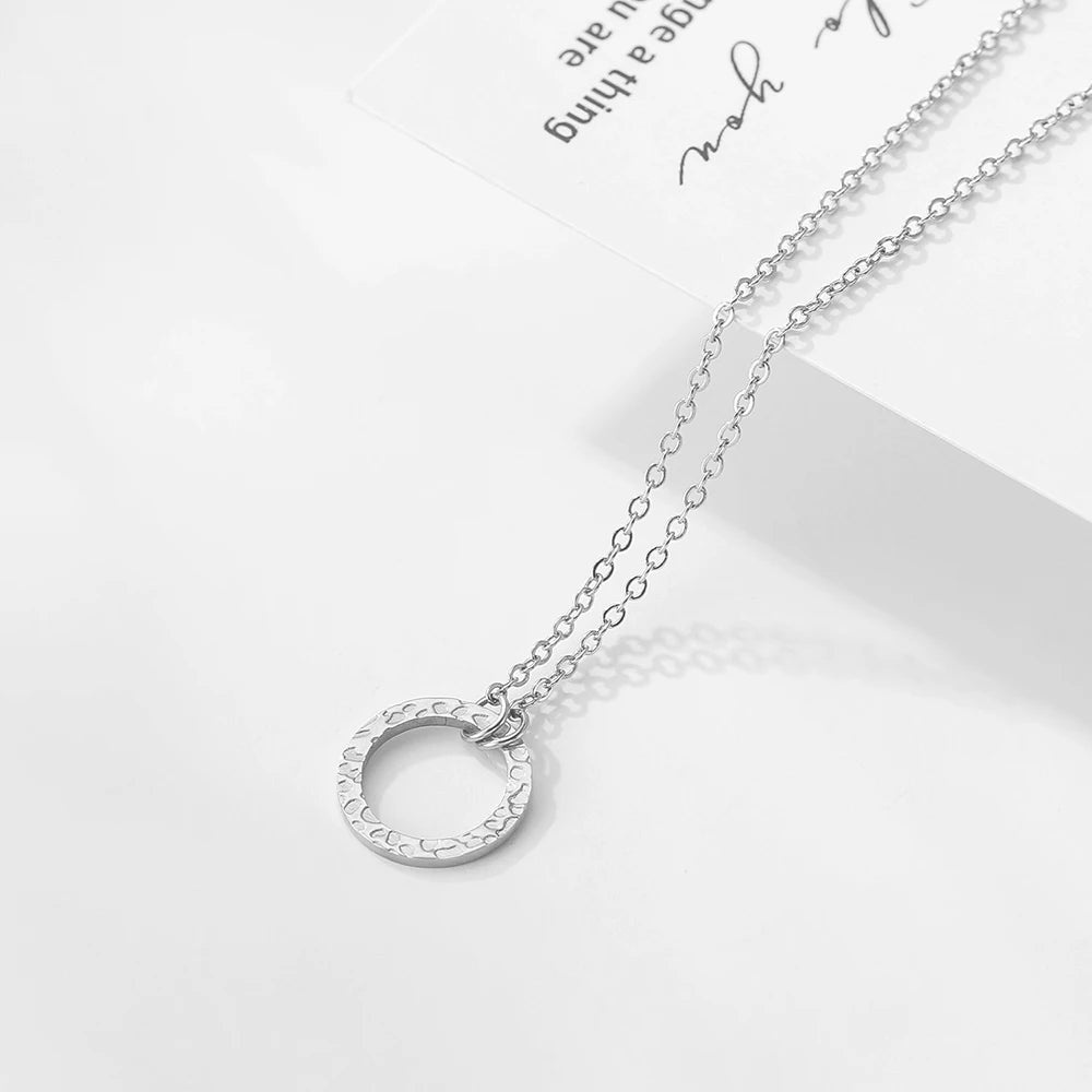 Fine Loop Necklace