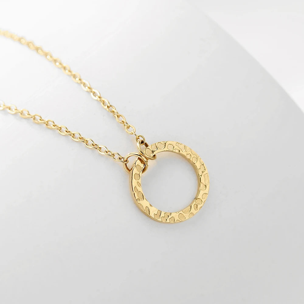 Fine Loop Necklace