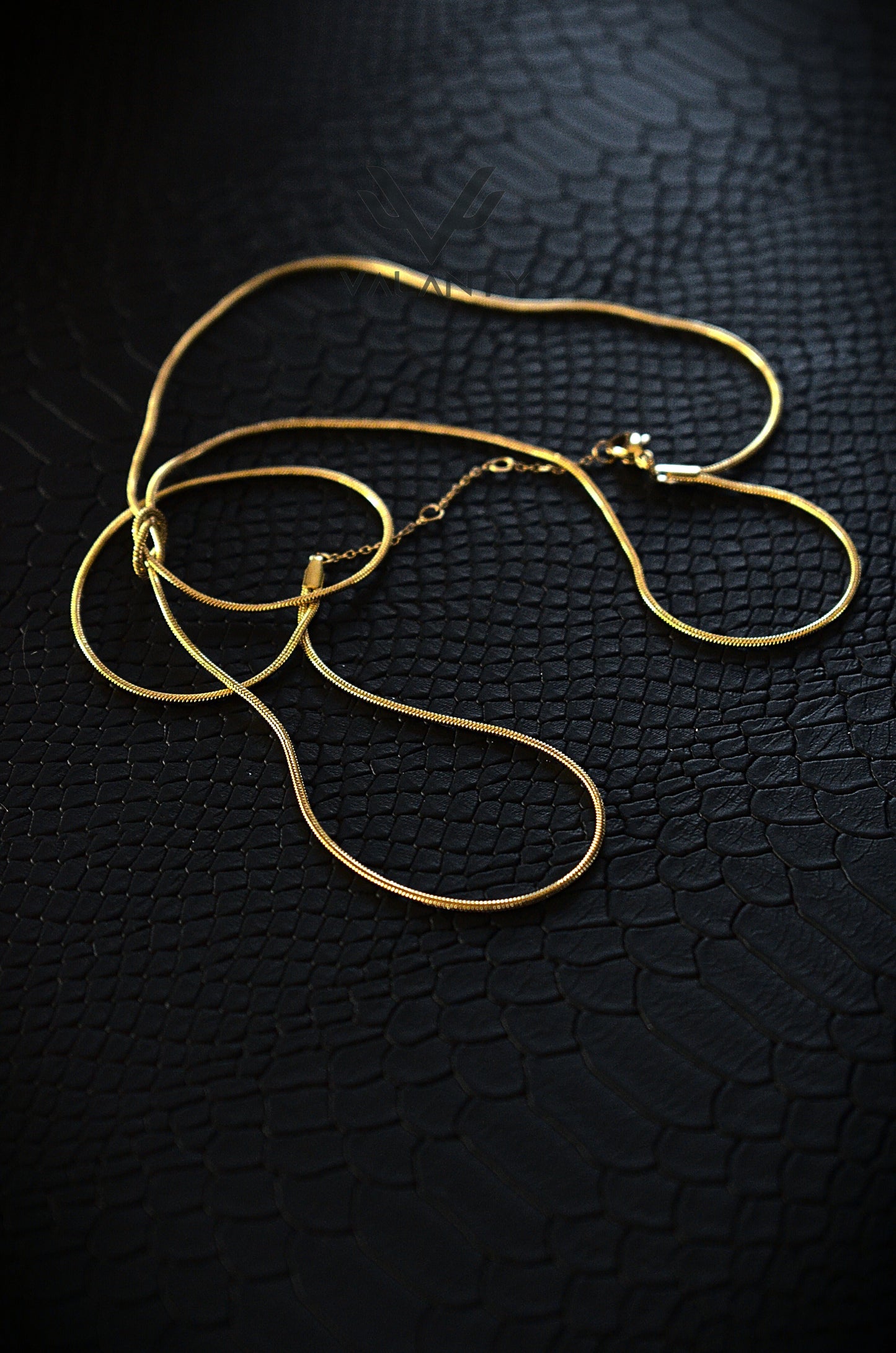 Minimalist Knotted Rope Necklace