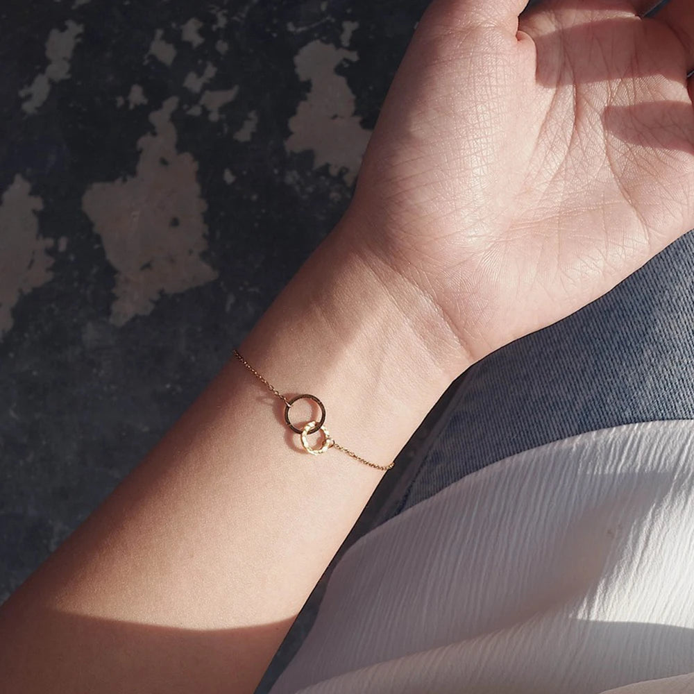 Fine Loop Bracelet