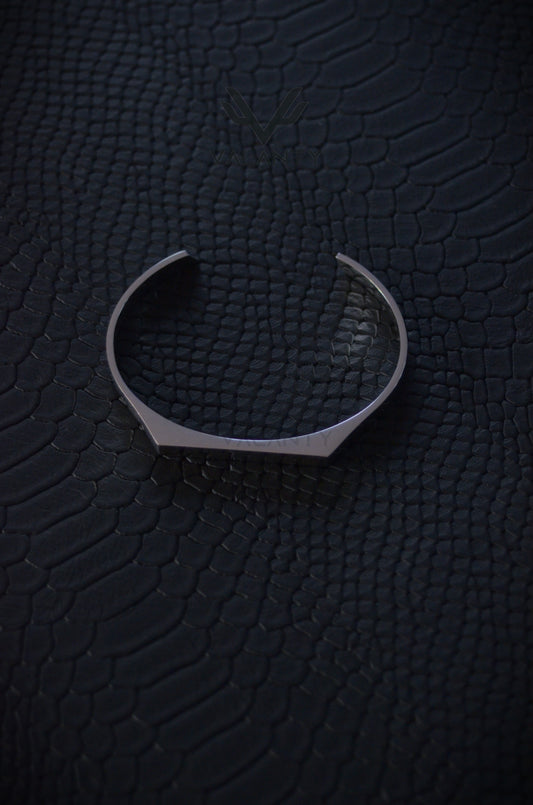 Minimalist Unisize Hex Cuff