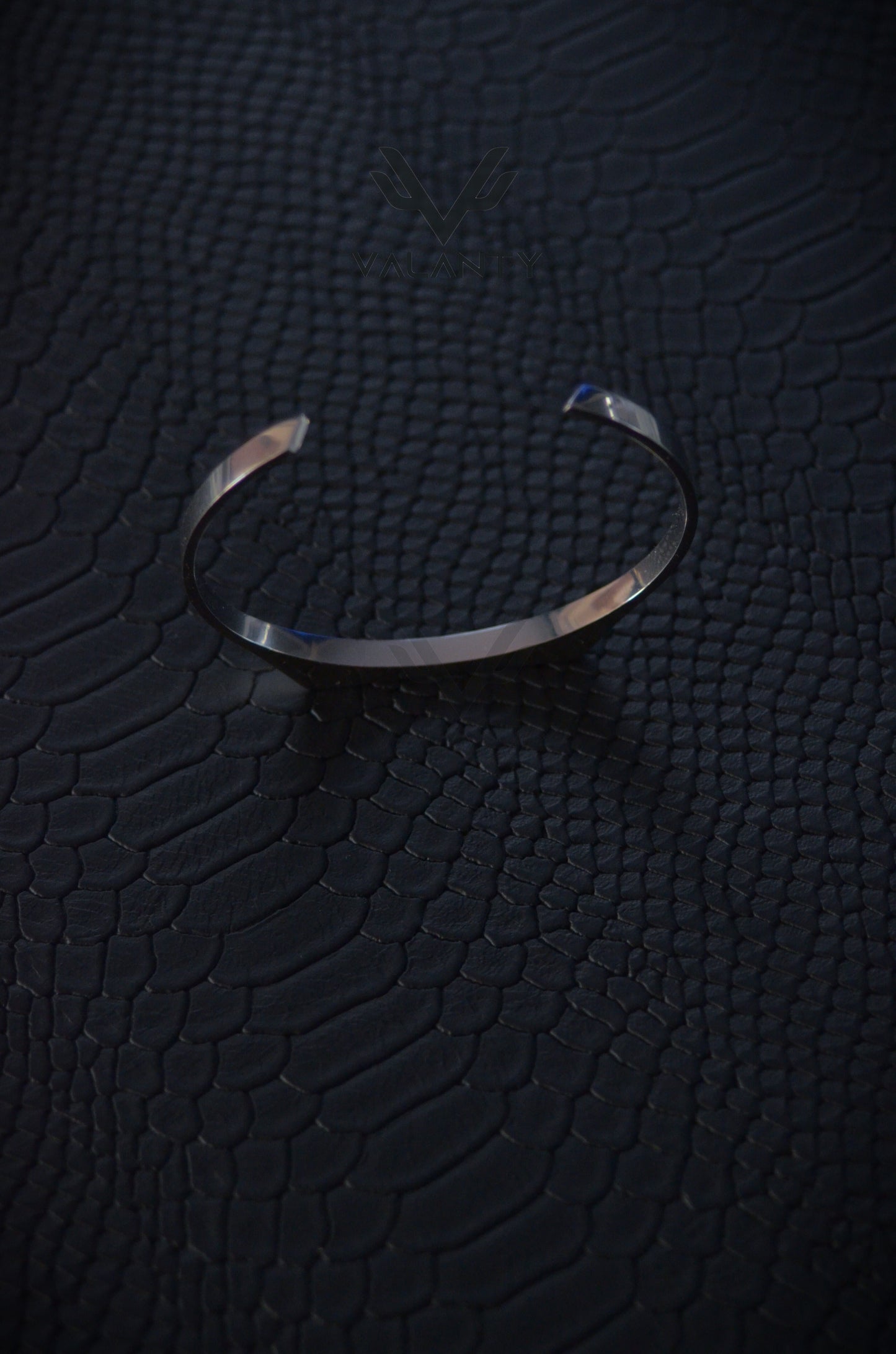 Unisize Hex Cuff