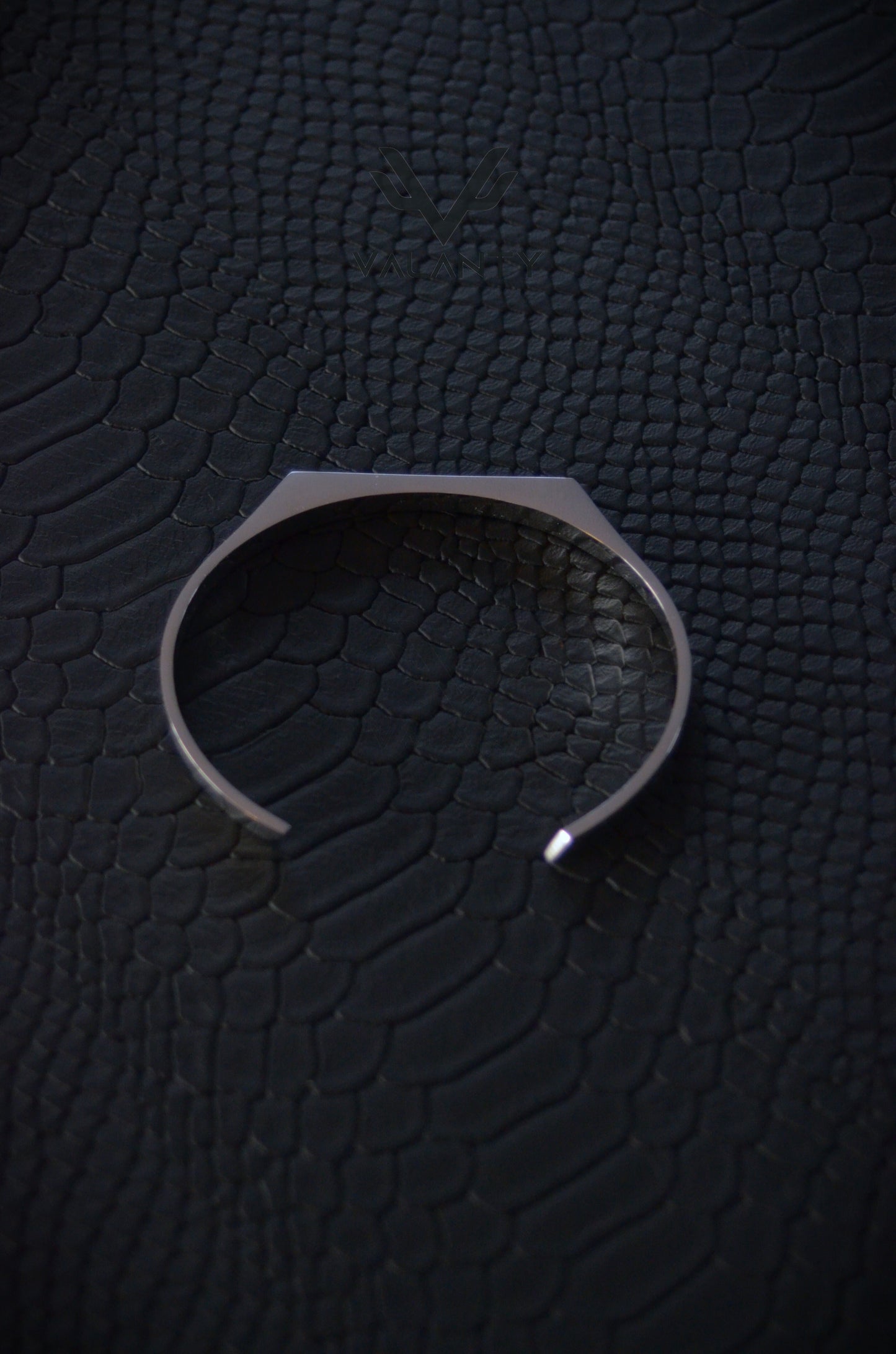 Unisize Hex Cuff
