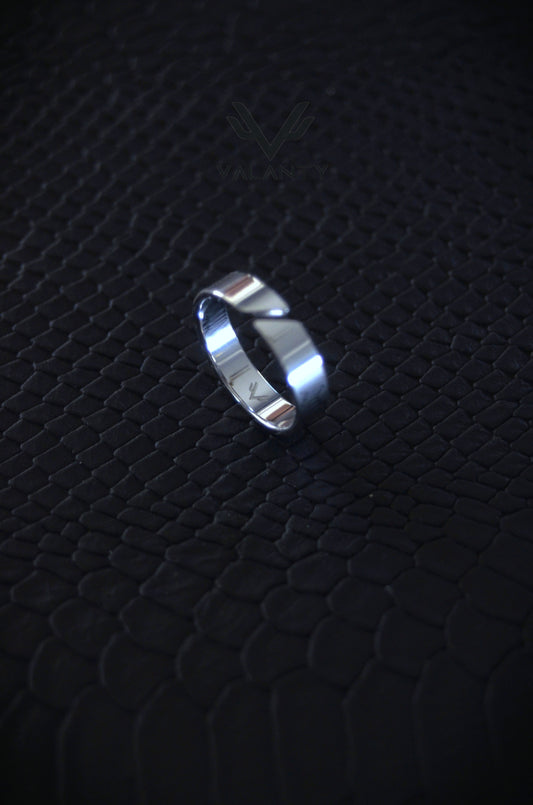 Minimalist Unisize Ring