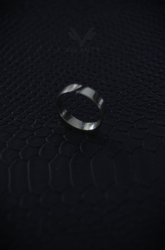 Minimalist Unisize Modern Ring